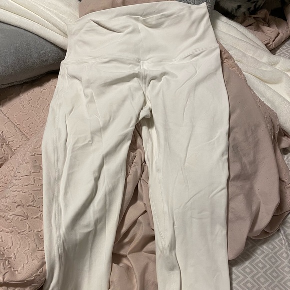 White double thick LuLu Lemon Cropped Aligns